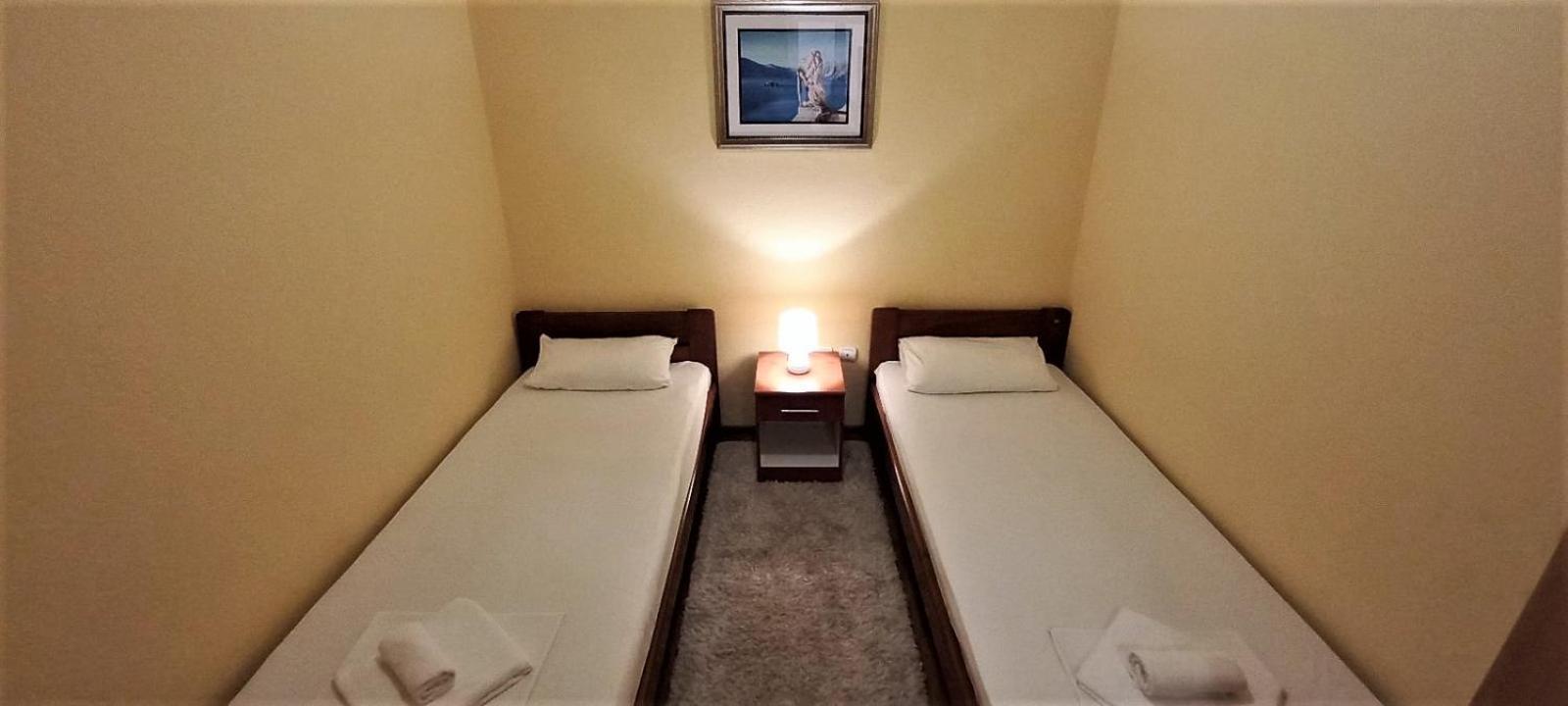 Castellamare Residence Petrovac Rum bild